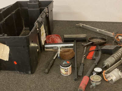 STORAGE TRUNK WITH A VARIETY OF TOOLS.