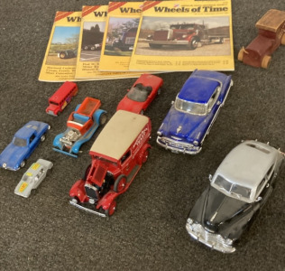 SET OF 4 VINTAGE WHEELS OF TIME MAGAZINES, VARIETY OF VINTAGE DIECAST CARS.