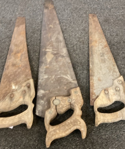 SET OF 3 VINTAGE HAND SAWS.