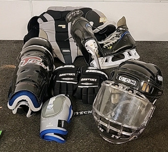 Youth Supreme Hockey Shoulder Pads,Hespeler Gloves, Packs Shin guards, Graf Ultra G75 Skates Ccm Helmet ..