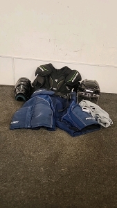 Youth Hockey Gear Easton Hockey Shoulder pads,Reebok Pants, Bauer Shin Guards, Tech Helmet...