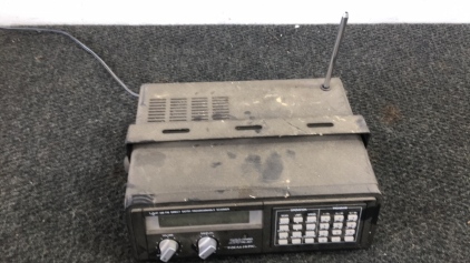 Realistic Pro-2021 200 Channel UHF VHF AM-FM Direct Entry Programmable Scanner