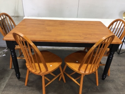Table w (4) Chairs