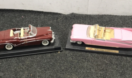 (2) Die Cast Vintage Model Cars