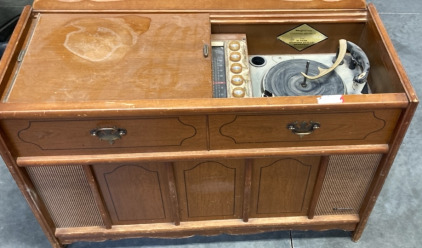 VINTAGE CABINET RECORD PLAYER, (26” X 40” X 17”) (UNTESTED).