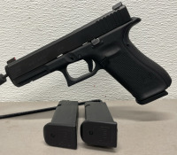 Glock Model 17 Gen 5 9mm Caliber, Semi Automatic Pistol In Original Case And Two Extra Magazines And Quick Loader - 2