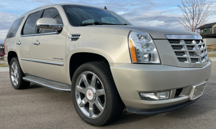 2013 CADILLAC ESCALADE - 4X4 - BOSE STEREO!