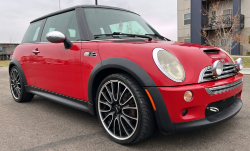 2004 MINI COOPER HARDTOP S - 6 SPEED MANUAL!