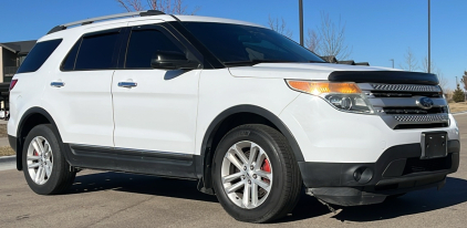 2015 FORD EXPLORER - AWD!