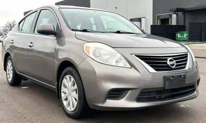 2014 NISSAN VERSA SV - 128k MILES!