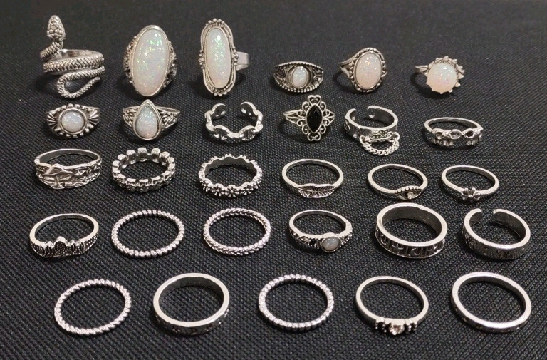 (29) Assorted Rings