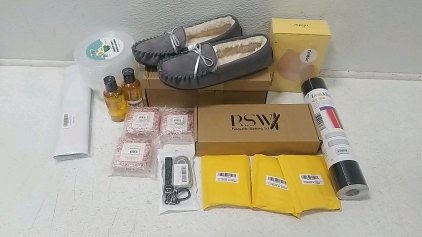 (1) Pair of Size 10 Womens Shoes (1) LyVinyl, (3) Multipurpose Bronzer (1) Baguette Baking Set and More!