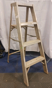 (1) 45" Aluminum Step Ladder