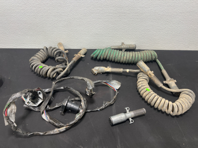 (1) Trailer Wire Adapter (1) Trailer Plug (4) Trailer Cables- Unable To Test Seller Claims that They Works- Good Condition