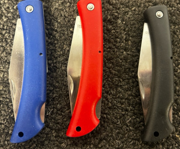 Blue Red And Black Pocket Knifes