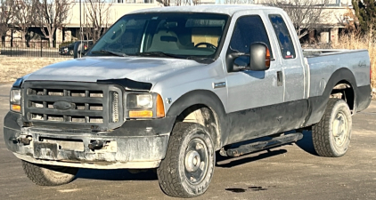 BANK REPO - 2005 FORD F-250 - 4X4!