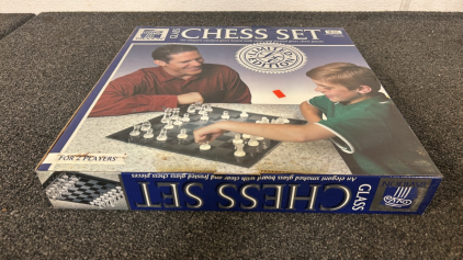 Pavilion Glass Chess Set