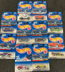 (10) Collectionable Hot Wheels, Tech Tones Series, Techno Bits Series, 1997 Series, Surf’N Fun Series