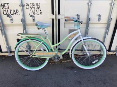 26&rdquo; Green+ White Huffy Bike