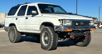 1995 TOYOTA 4 - RUNNER - 4X4 - SUNROOF!