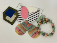 Costume Jewelry: Bracelets, Necklaces, Earrings - 4