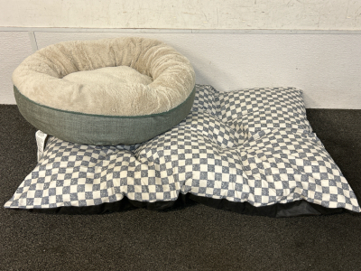 Medium Size Pet Bed and Small Round Pet Bed