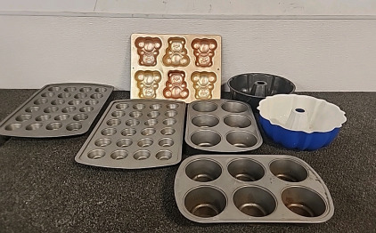 Cupcake Tins Bunt Cake Tins... Mini Muffin Tins..