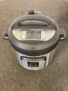 Instant pot pressure cooker