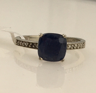10kt Natural Untreated Sapphire and Diamond Ring (size 6.5)