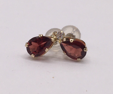 10K Gold Garnet Earrings