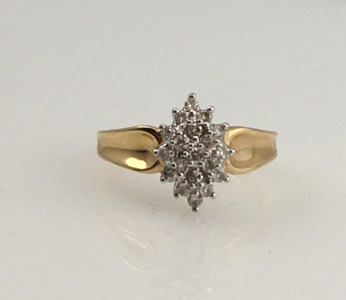 Vintage 14k Gold Diamond Cluster Ring (size 6)