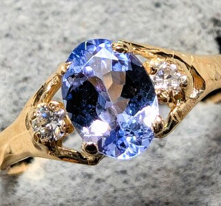 $1700 10K 1.3G Tanzanite 0.9Ct & Lab Dia 0.05Ct Ring
