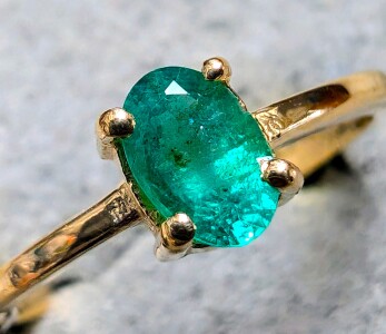 $1800 10K 1.5G Natural Emerald 0.5Ct Ring