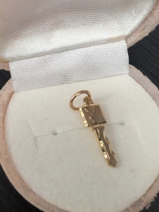 $230 10K 0.57G Pendant