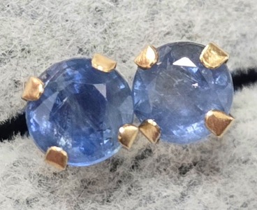 $240 10K Tsaphire Earrings