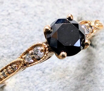 $1640 10K 1.63G Black Diamond 0.62Ct + 0.1Ct Lab Dia Ring