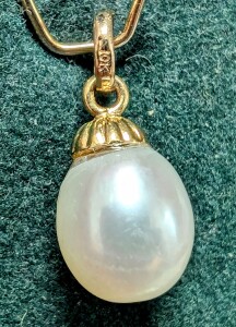 $140 10K Fresh Water Pearl Pendant