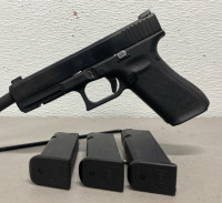 Glock Model 17 Gen 5 9mm Caliber, Semi Automatic Pistol In Original Hard Case And Two Extra Magazines And Extra Grips - 2