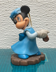 Walt Disney Classics Collection 4&rdquo; Tall &ldquo;Mrs. Crachit&rdquo; Minnie Mouse Figurine Ornament W/ C.O.A.