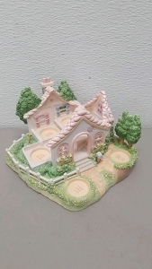 The Enesco Precious Moments Display "Heart and Home"