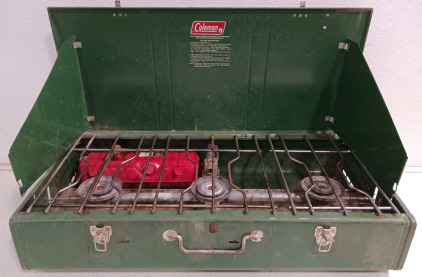 (1) Vintage Coleman Stove 426E [Specialty]