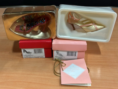 (1) Just The Right Shoe "Heart and Sole" Item#25221 (1) Just Tge Right Shoe "Mothers Are Forever" Item#25778