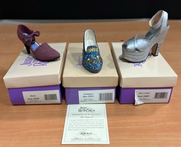 (1) Just The Right Shoe &ldquo;Blush&rdquo; Item#25020 (1) Just The Right Shoe &ldquo;The Empress&rdquo; Item#25012 (1) Just The Right Shoe &ldquo;Silver Cloud&rdquo; Item#25007