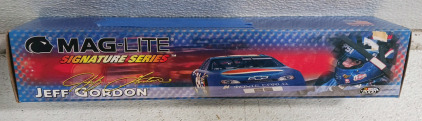 (1) Jeff Gordon Mag-Lite Signature Series Flashlight - NASCAR Edition