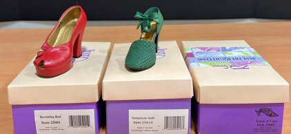 (1) Just The Right Shoe &ldquo;Ravishing Red&rdquo; Item#25001 (1) &ldquo;Sumptuous Quilt&rdquo; Item#25013 (1) &ldquo;Touch of Lace&rdquo; Box