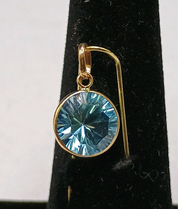10K Blue Topaz Pendent (3.15ct)