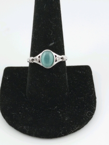 Beautiful 5 clear stone silvertone ring, Cat's eye Agate Aquamarine size 9