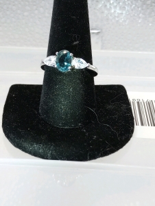 Blue+White Oval Sapphire.925 silver size 10