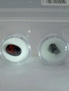Meteorite space rock 2.03 grams Campo Del Cielo Argentina with COA, Pigeon Blood Red Ruby VVS Faceted diamond cut gemstone 10.90 ct