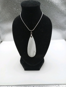 Natural White Stripes Agate Teardrop Pendant silver .925 Necklace
